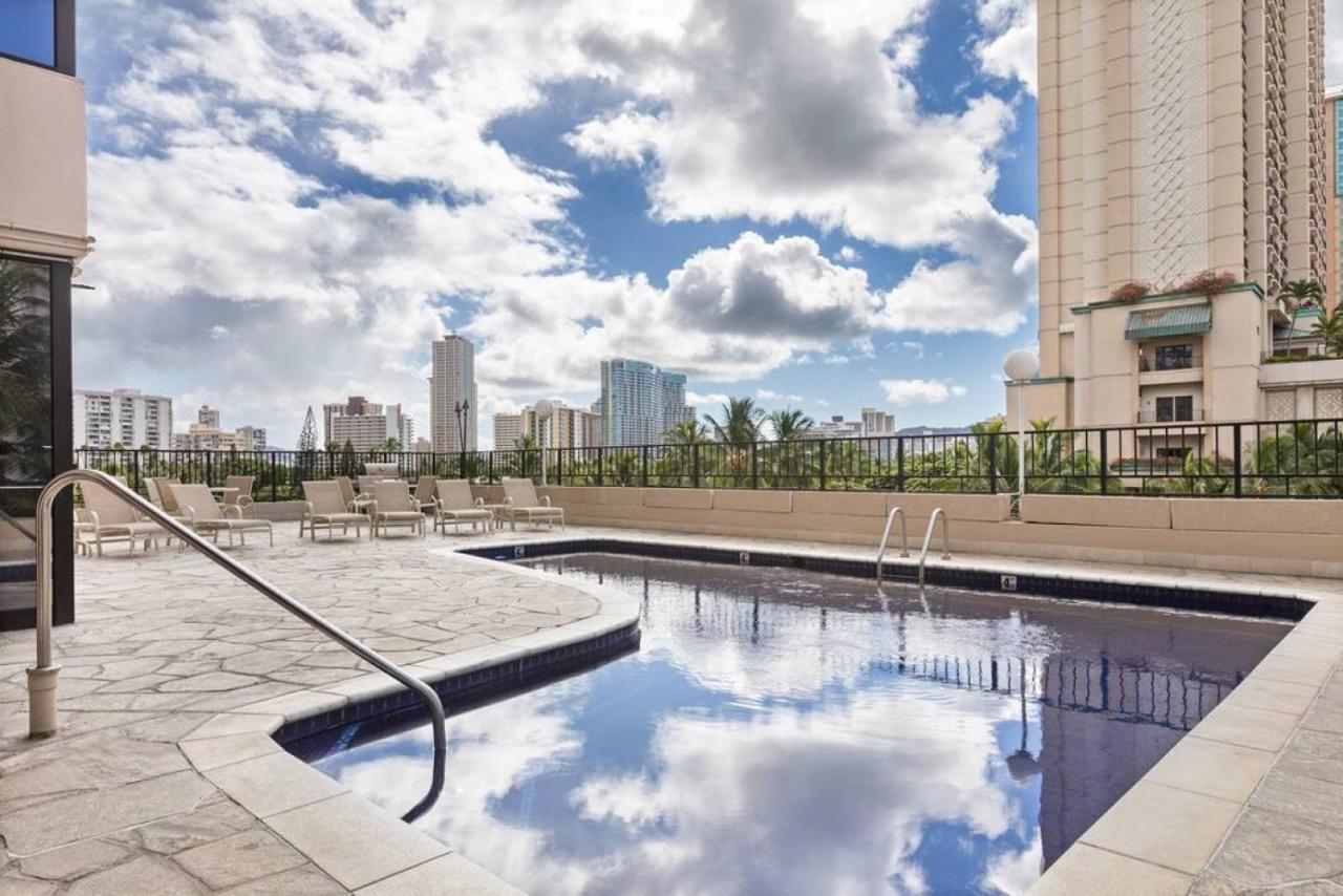 Incredible Location Free Parking In Waikiki Villa Honolulu Exterior photo