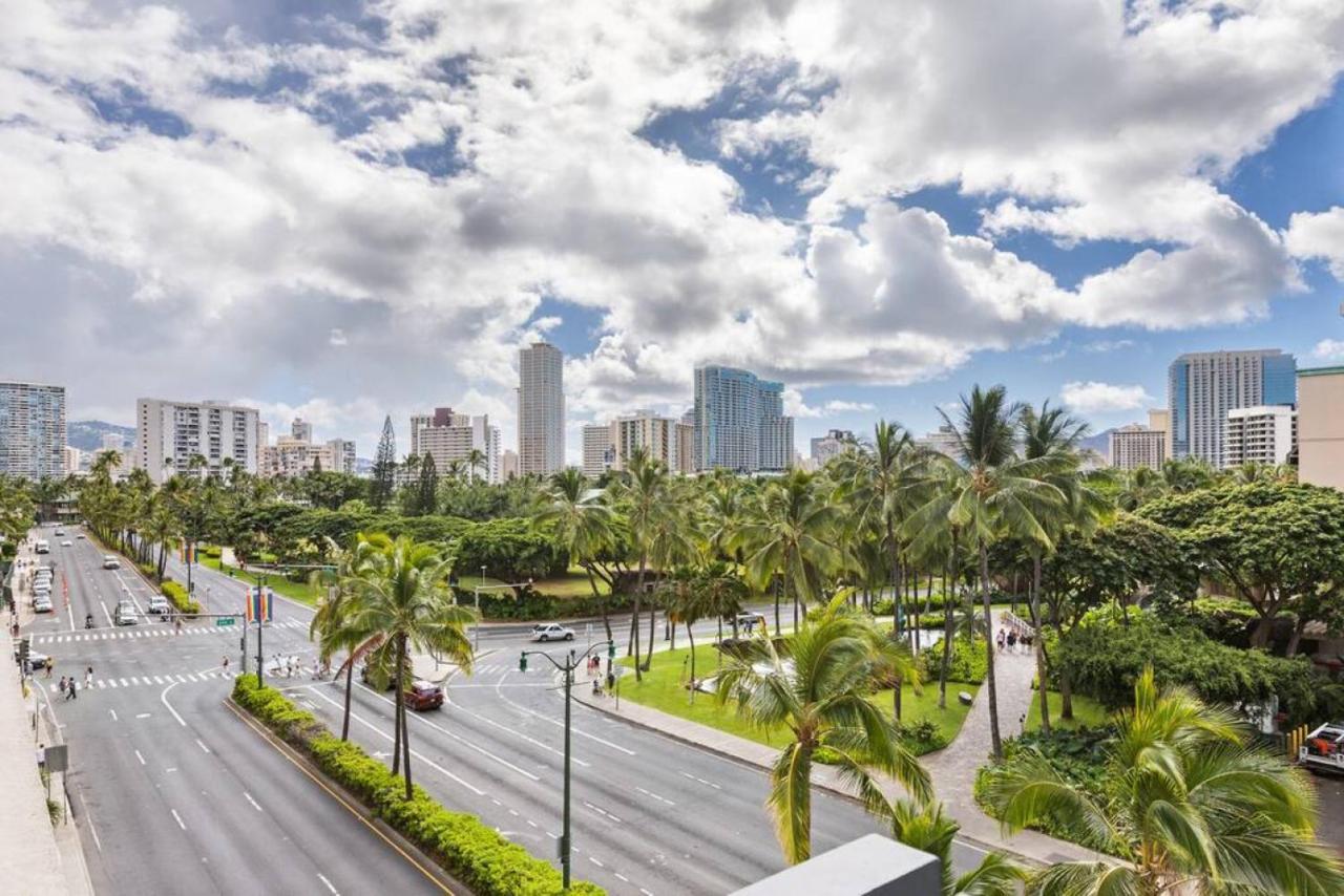 Incredible Location Free Parking In Waikiki Villa Honolulu Exterior photo