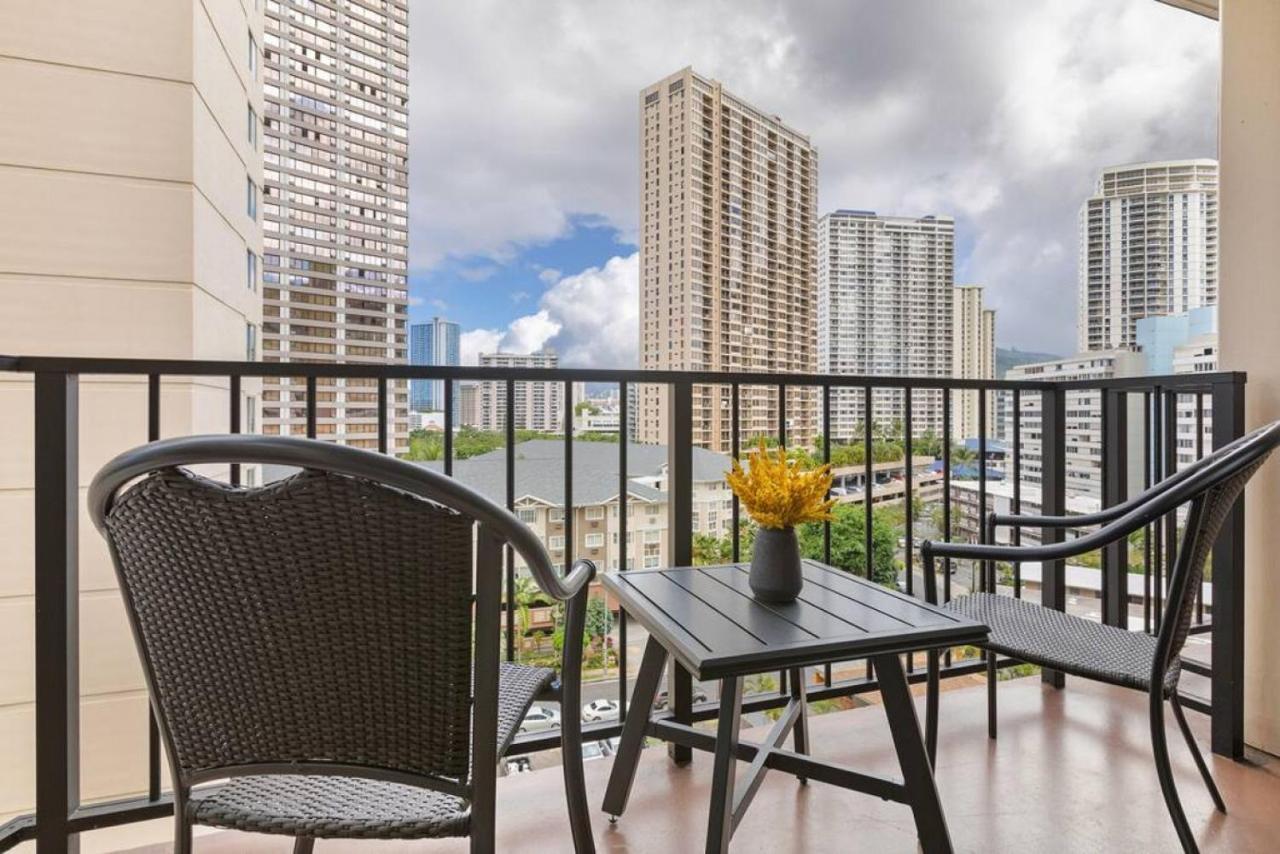 Incredible Location Free Parking In Waikiki Villa Honolulu Exterior photo